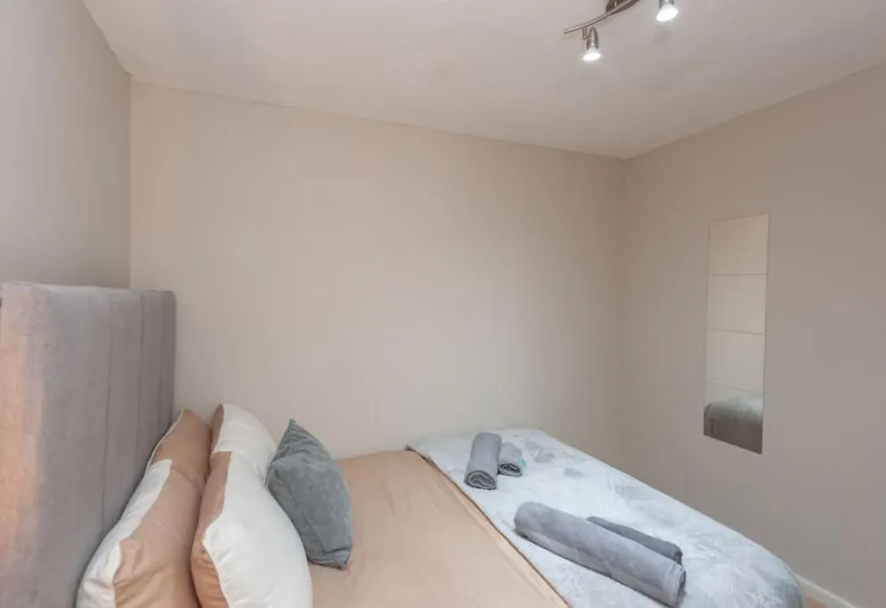 Leed City Centre - Armley Wortley Leeds  0*, Leeds (West Yorkshire)